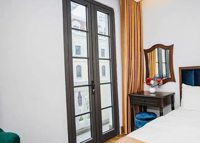 Khách sạn Minh Chau Hotel&coffee 3*