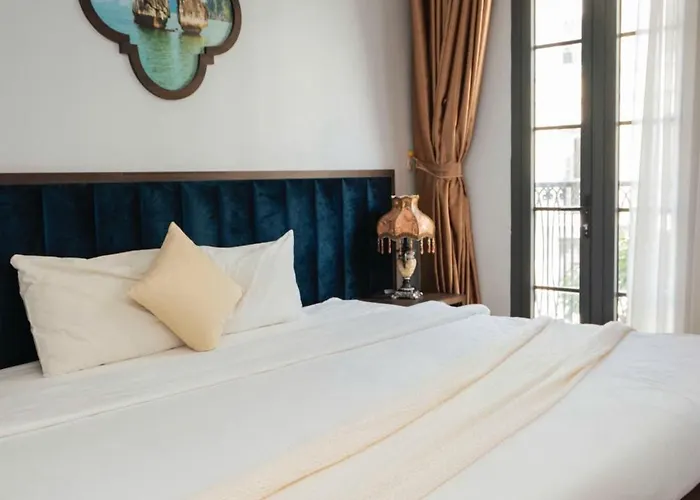 Minh Chau Hotel&coffee Khách sạn Hạ Long